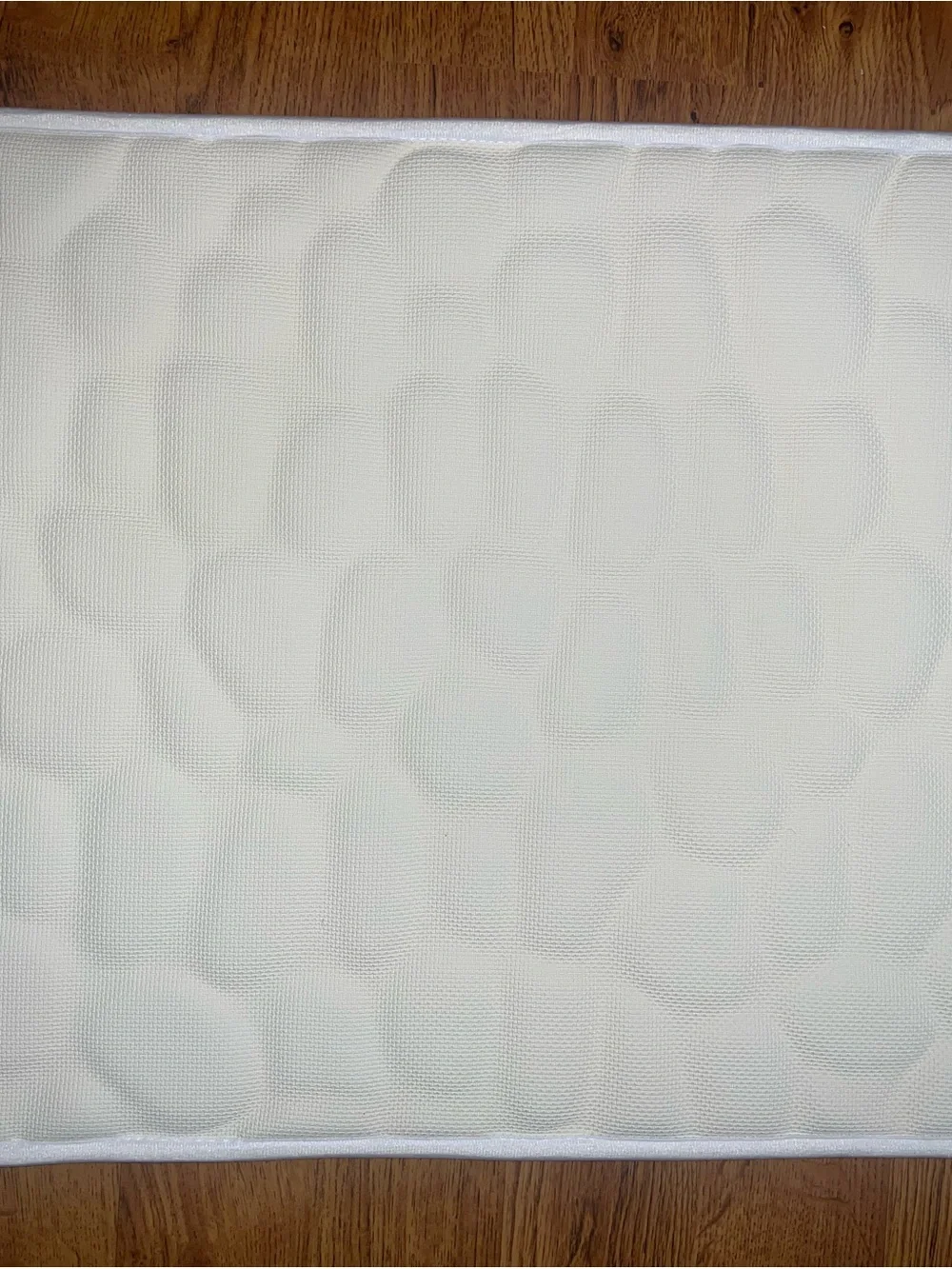 2 Luxury White Cobblestone Design Bath Mats with Non-Slip Backing !
